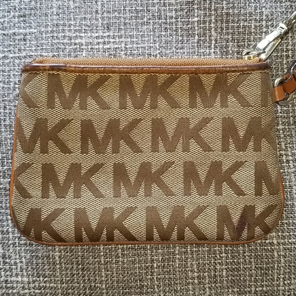 Michael Kors Wristlet Wallet - Picture 2 of 16